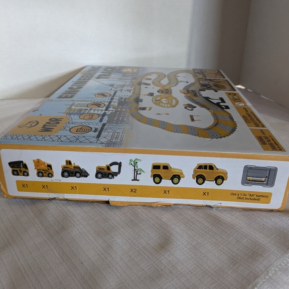 City construction playset 266 piece engineering track 6 vehicles accessories 3+ - Picture 3 of 7